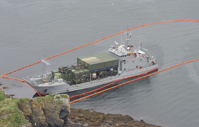US-army-ship-Monterrey-on-rocks